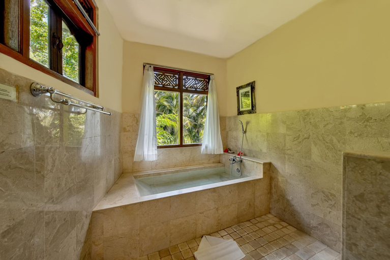 Bathroom 7