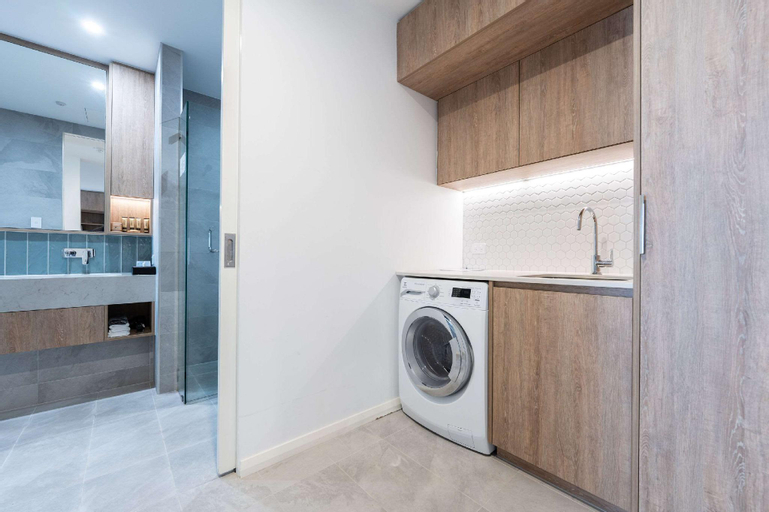 Bathroom 10