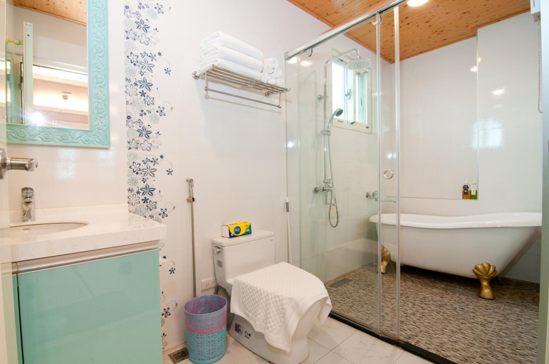 Bathroom 2, Michelin Castle - Yilan Homestay, Yilan