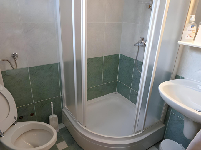 Bathroom 4, Apartments Prkacin, Starigrad