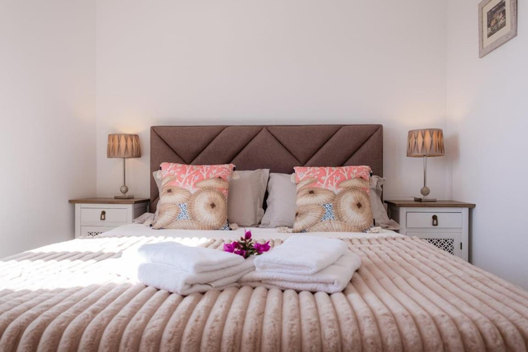 Bedroom 3, GuestReady - Quiet house & heated pool w sea view, Calheta