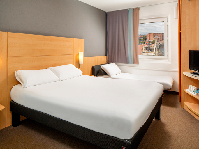 Bedroom 4, ibis London Thurrock M25, Thurrock