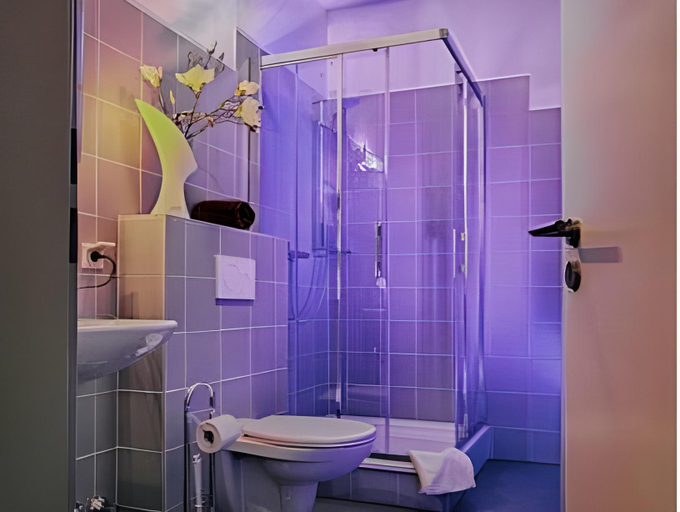 Bathroom 4, Aparthotel am Munzplatz, Koblenz