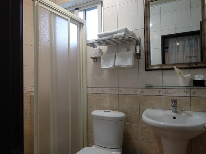 Bathroom 2, Ju Jia Xiao Zhan Homestay, Taitung
