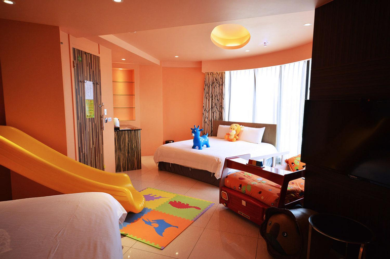 Bedroom 13