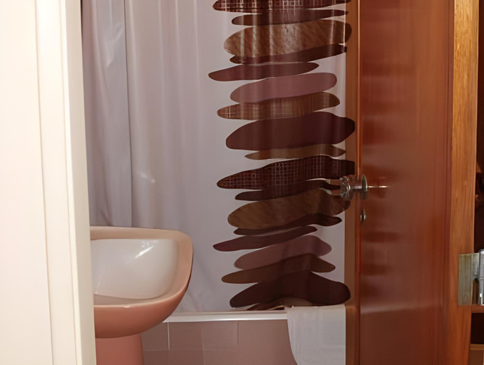 Bathroom 4, Norte Guest House, Lisbon