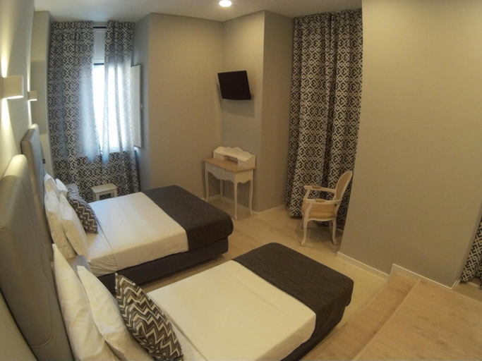 Bedroom 4, Pensao Estacao Central, Lisbon