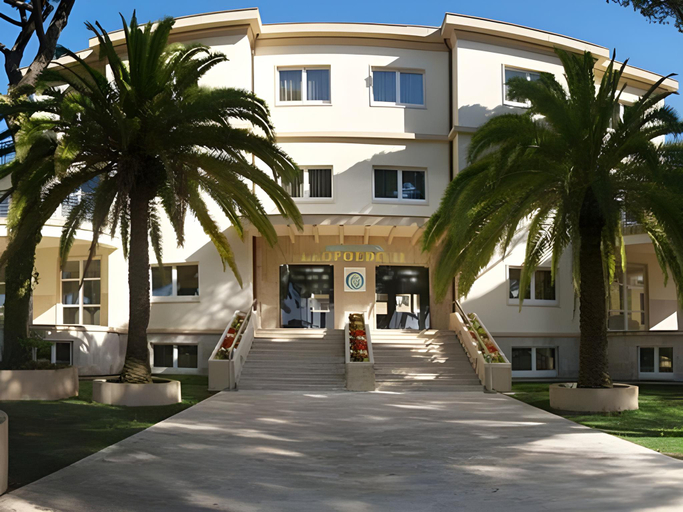 Exterior 13