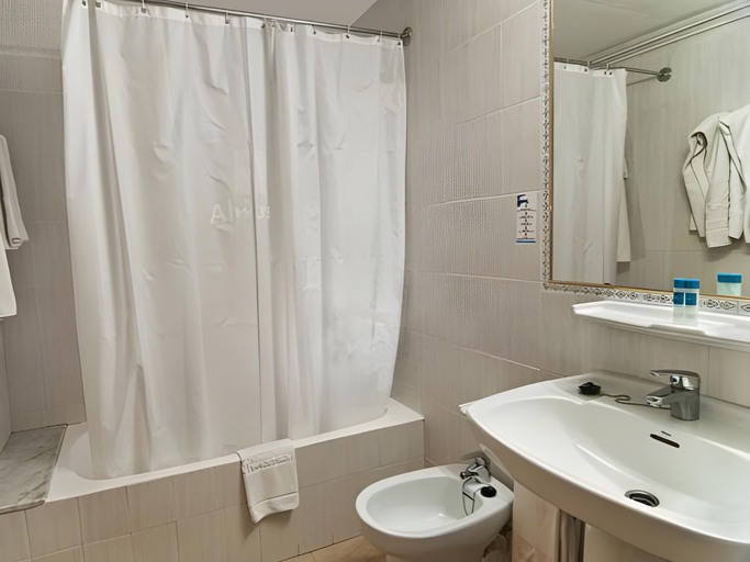 Bathroom 4, Alcudia Boutique Apartments, Baleares