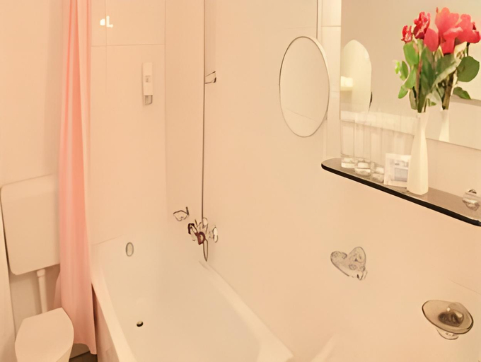 Bathroom 4, Hotel Viktoria Schonbrunn, Wien