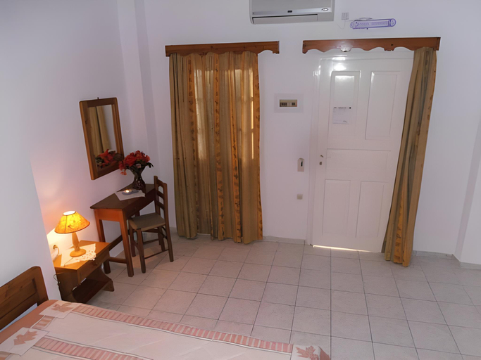 Bedroom 2, Hotel Paradisos Oia, South Aegean
