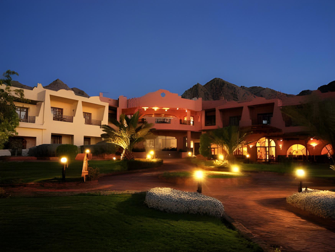 Exterior & Views