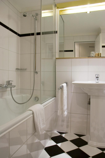 Bathroom 3, Gildors Hotel, Düsseldorf