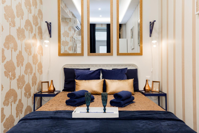 Bedroom, Budapest Holidays Fashion, Budapesti