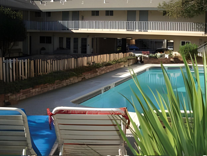 Sport & Beauty 3, Stilwell Hotel, Monterey