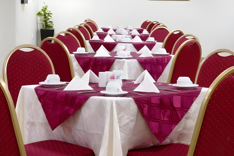 Food & Drinks, Arabian Dreams Hotel Apartments, Dubai