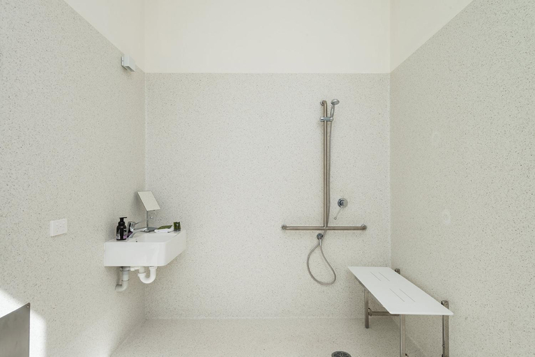 Bathroom 4, The  Florance, Launceston - Pt B