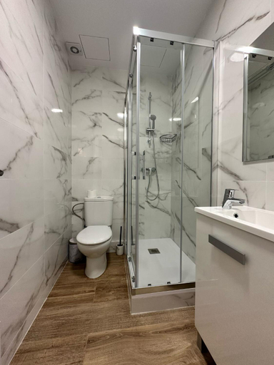 Bathroom, MI CASA ES TU CASA, Barcelona