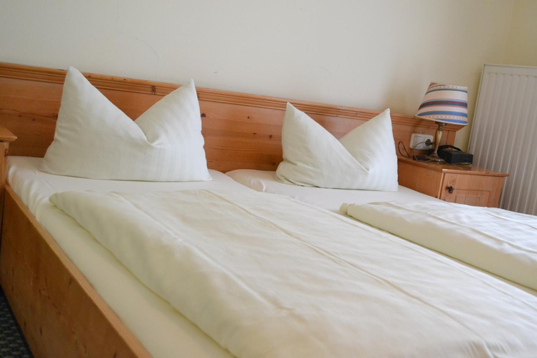 Bedroom 2, Hotel am Pfahl, Regen
