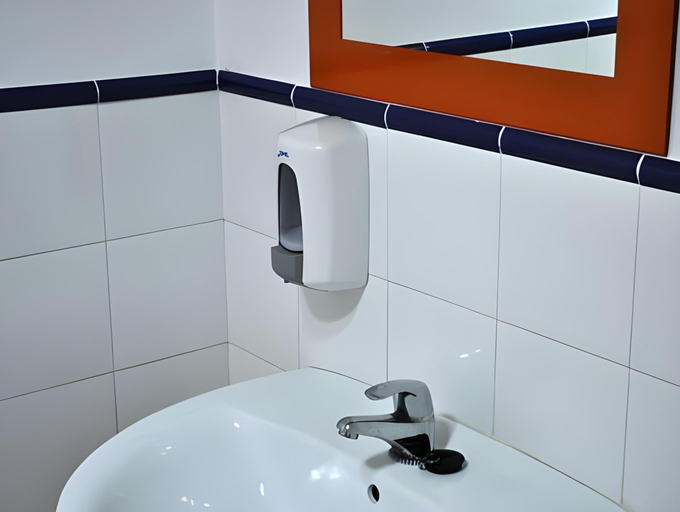 Bathroom 4, Gracia, Baleares