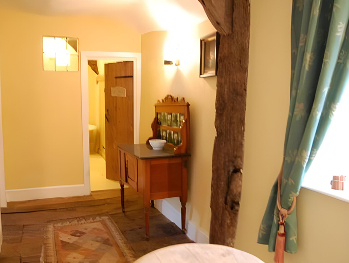 Bedroom 2, The Three Tuns, Gloucestershire