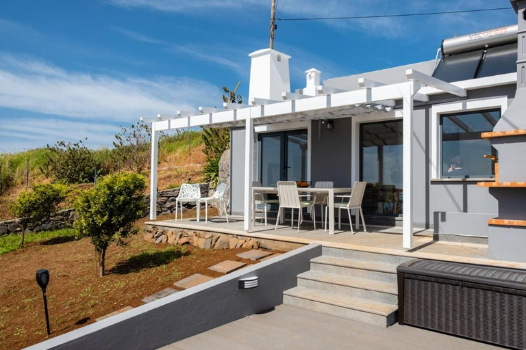 Exterior & Views 1, GuestReady - Quiet house & heated pool w sea view, Calheta