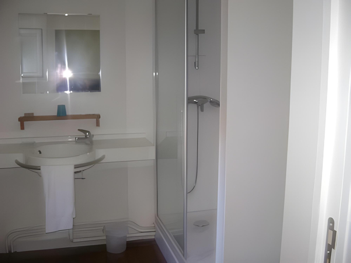 Bathroom 4, Hotel Alize, Alpes-Maritimes
