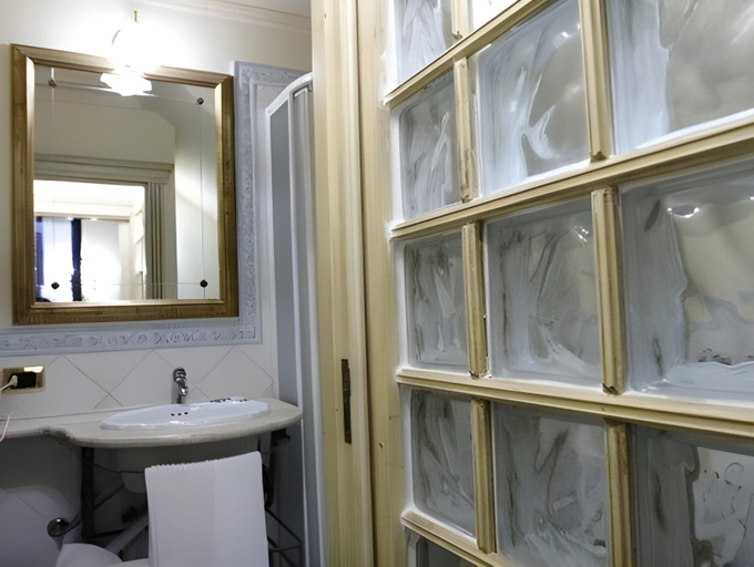 Bathroom 4, Locanda del Gagini, Palermo