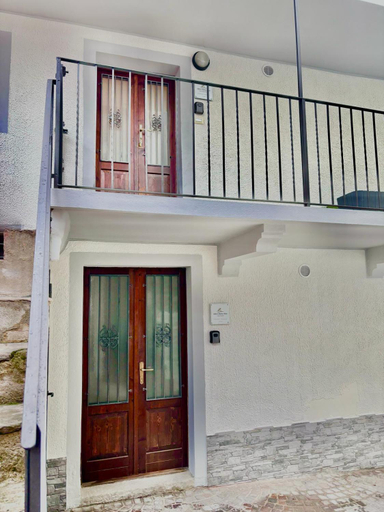 Vittoria Holiday House - Tulip Apartment and Tulip Room, Verbano-Cusio-Ossola