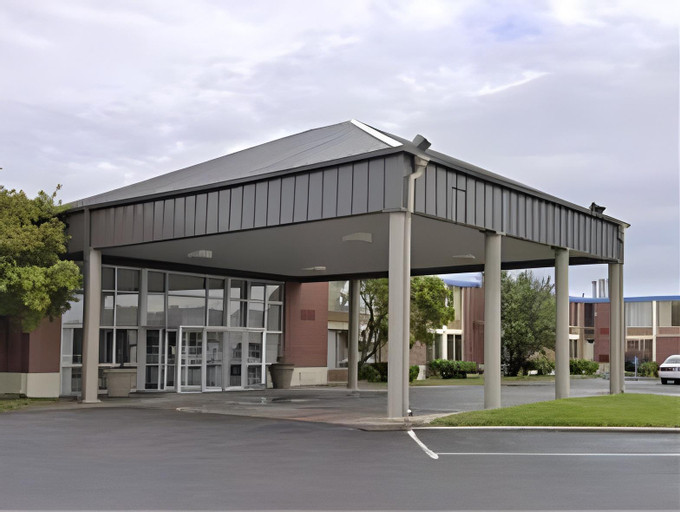 Boarders Inn & Suites by Cobblestone Hotels - Grand Island, Hall