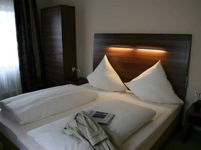 Bedroom 3, Hotel Santis, München