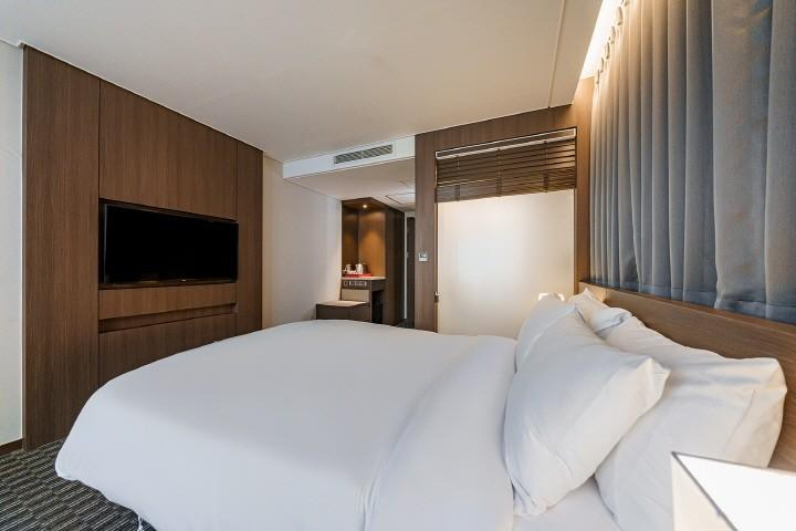 Bedroom 6