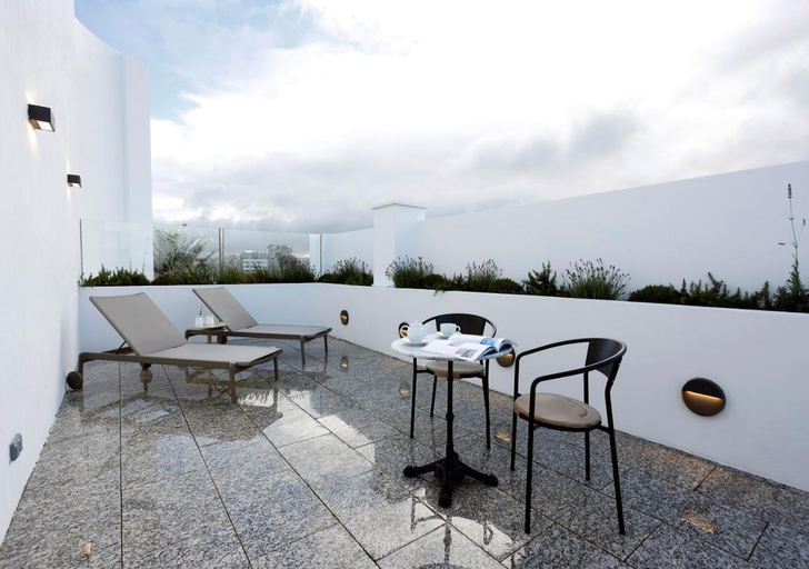 Exterior & Views 18