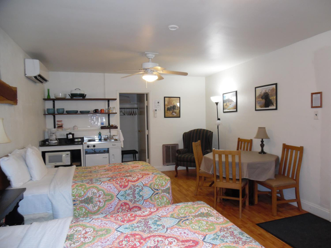 Dining Room 15