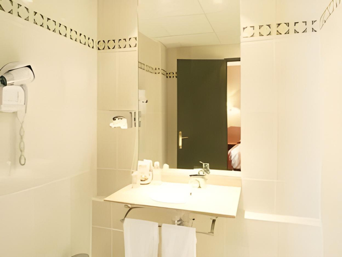Bathroom 4, Aeroport Hotel - Parc Expo, Hérault
