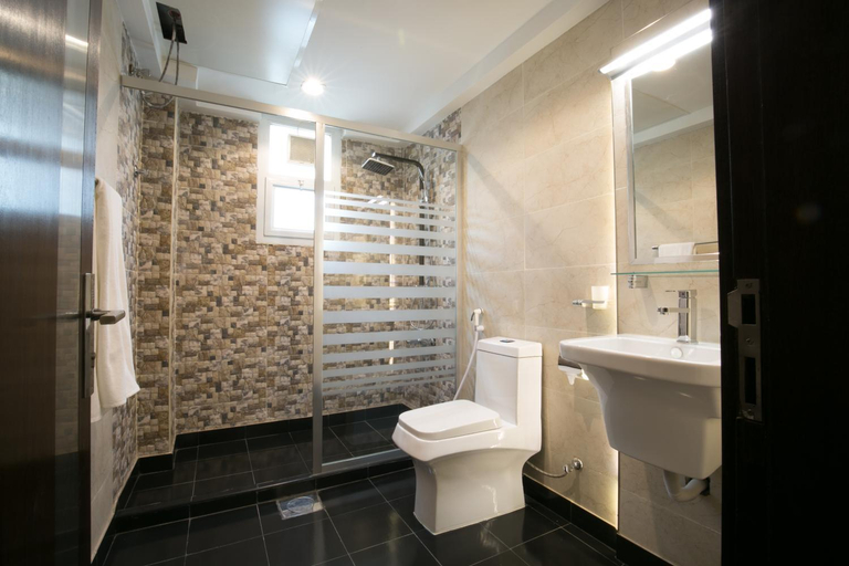 Bathroom 4, Regent Hotel Apartments, Kuwait City