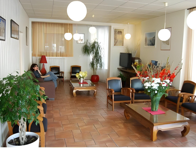 Public Area 2, greet hotel Grenoble Centre Gare, Isère