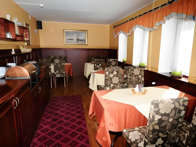 Others 5, Hotel Legend, Pärnu
