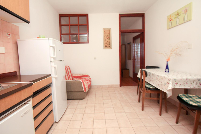 Others 3, Apartments Lea, Blato