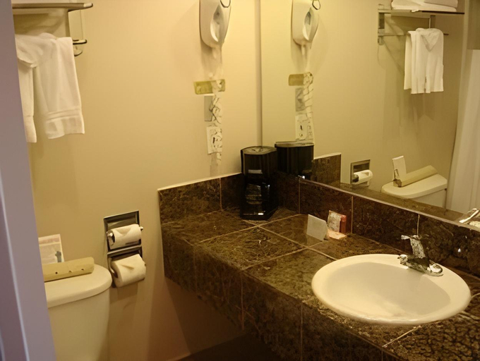 Bathroom 3, Signature Inn San Jose, Santa Clara