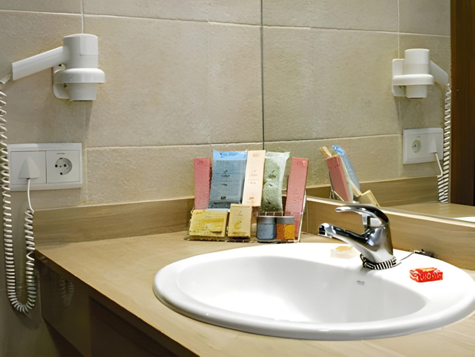Bathroom 4, Sno Hotel Formigal, Huesca