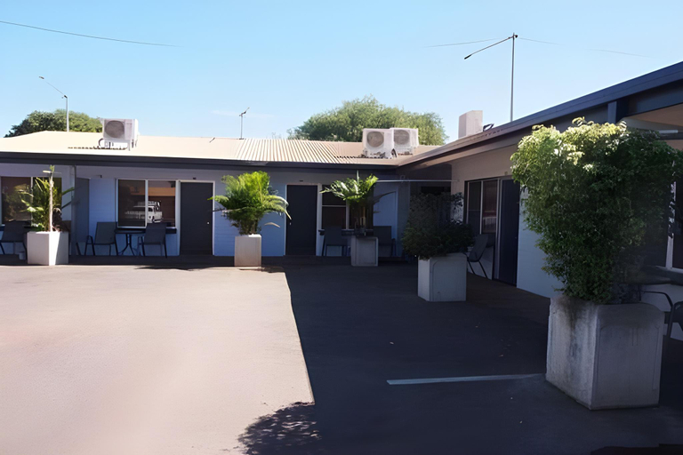 Exterior & Views 2, Katherine Motel, Katherine