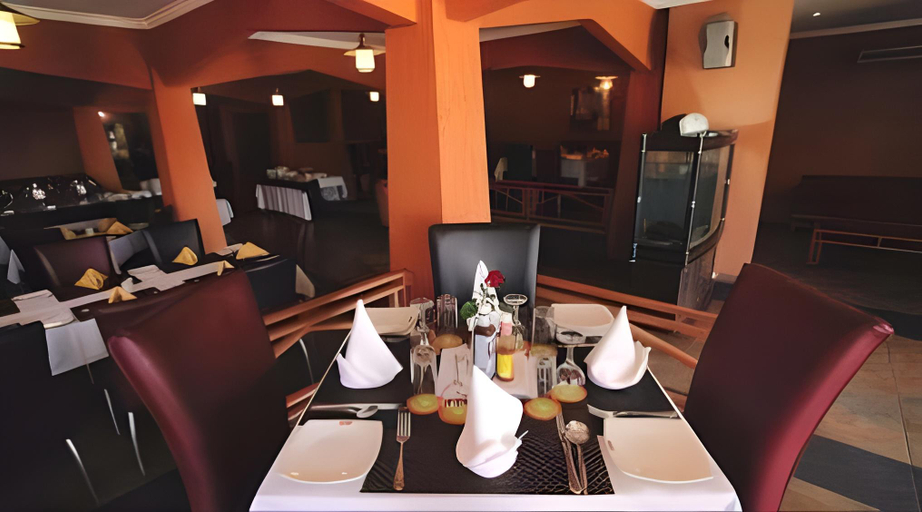 Food & Drinks 4, Crossroads Hotel Lilongwe, Lilongwe City