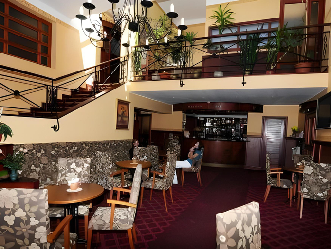 Others 4, Hotel Legend, Pärnu