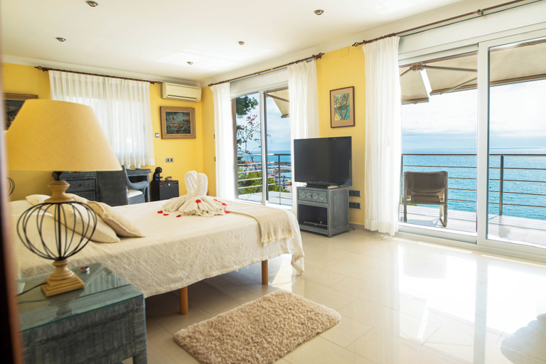 Bedroom 3, La estrella del mediterraneo, Tarragona