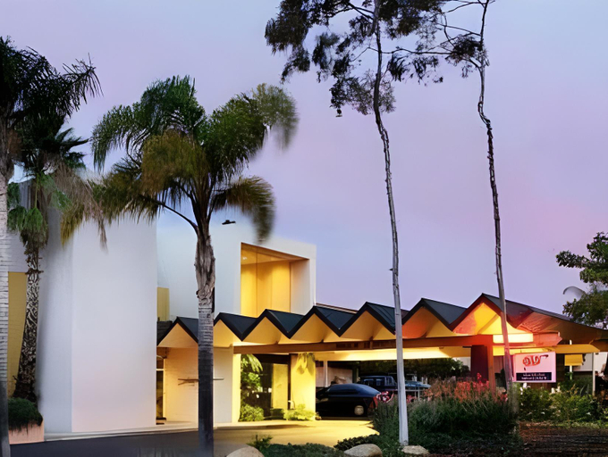 Exterior & Views 1, Lemon Tree Inn, Santa Barbara