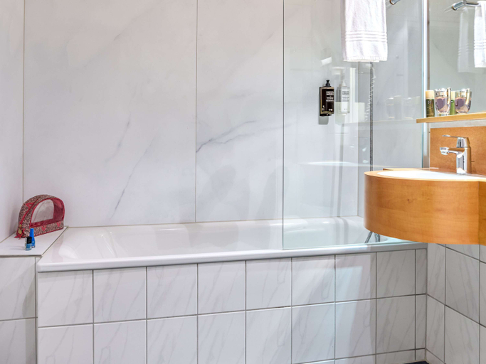 Bathroom 4, ibis Styles Luzern City, Luzern