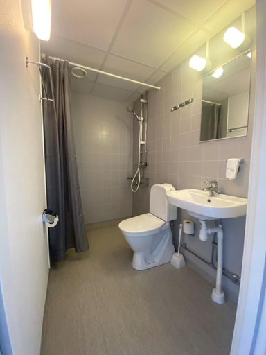 Bathroom 5, Hotell Rum Oscar, Oskarshamn
