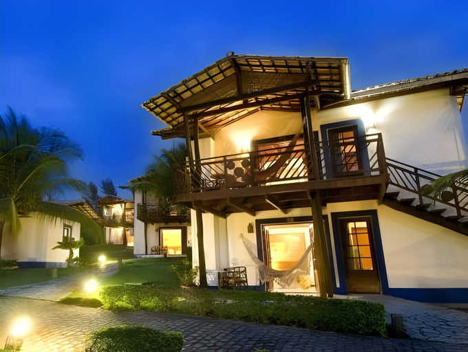 Exterior & Views 27