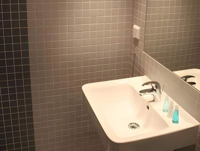 Bathroom 2, Biendo Hotel, Chemnitz
